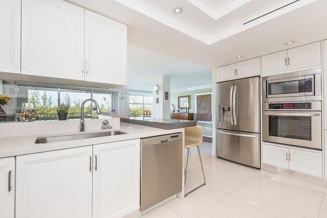 Foto del edificio - 155 Ocean Ln Dr