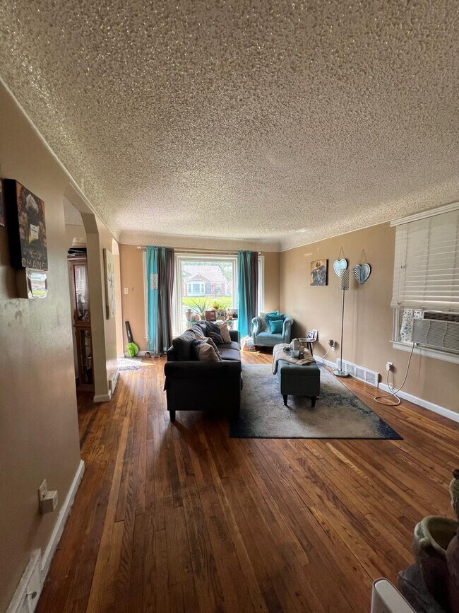 Foto del edificio - 16604 Winthrop St