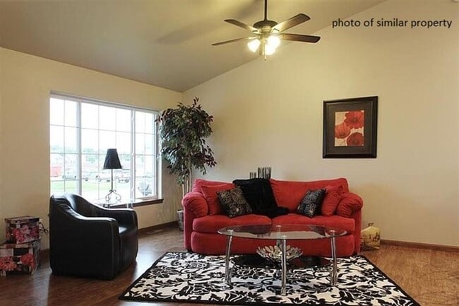 Building Photo - 4 Bedroom 3.5 Bath 1737 sq ft House with G...