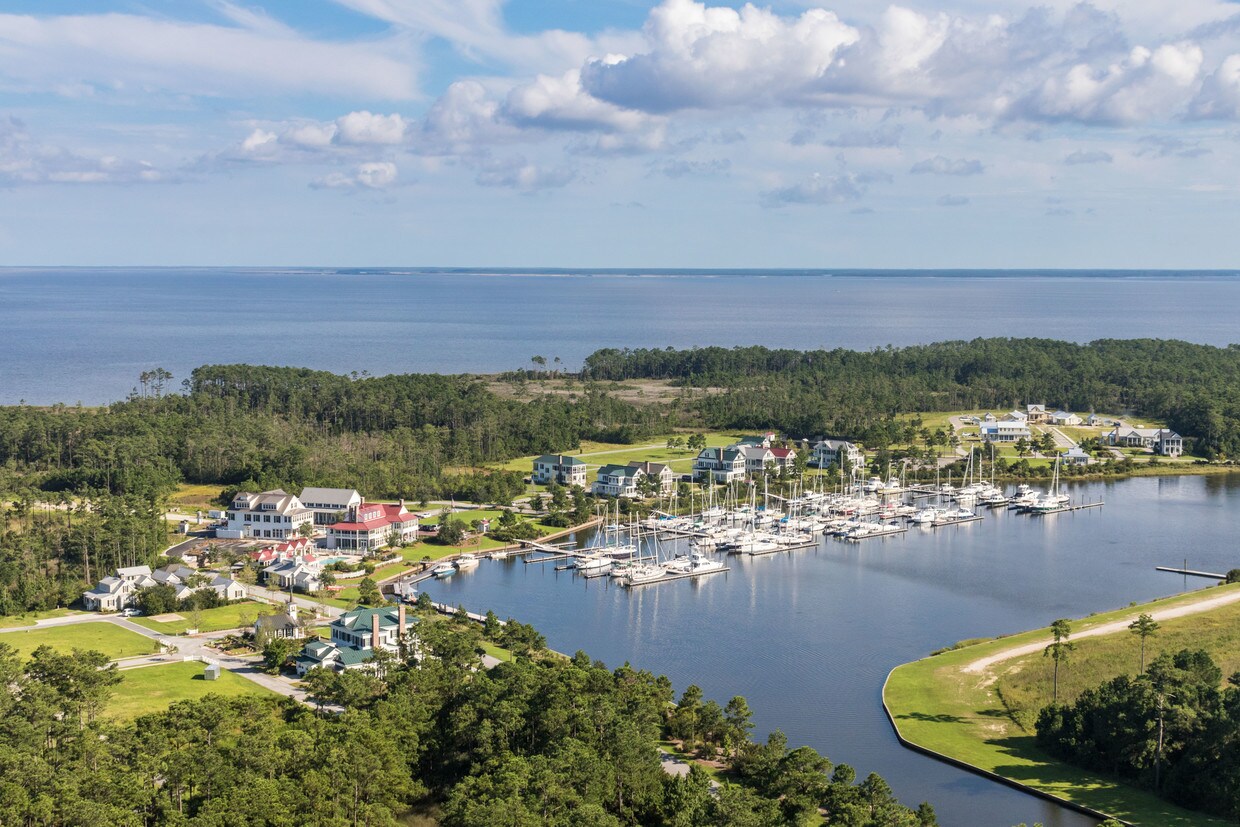 Foto principal - 325 Harborside Dr