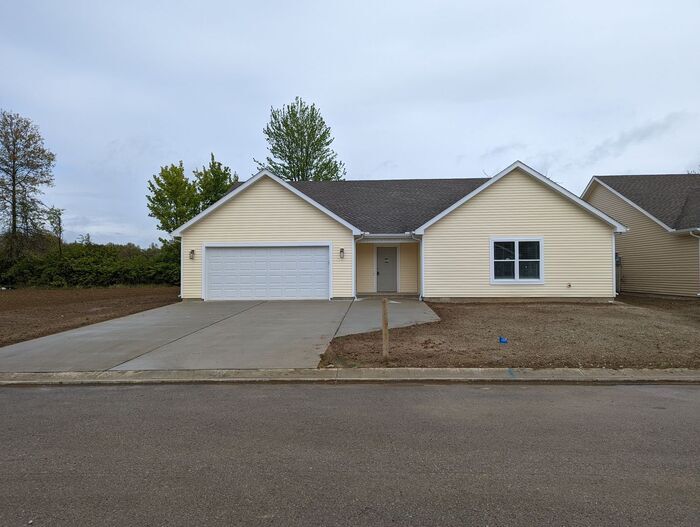 Primary Photo - East Side Terre Haute - 5 Bedroom, 3 Baths...