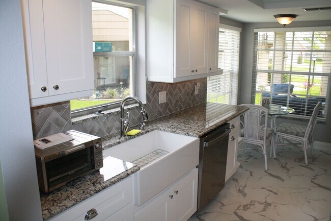 Foto del edificio - Beautiful 2 bed 2 bath in New Port Richey ...