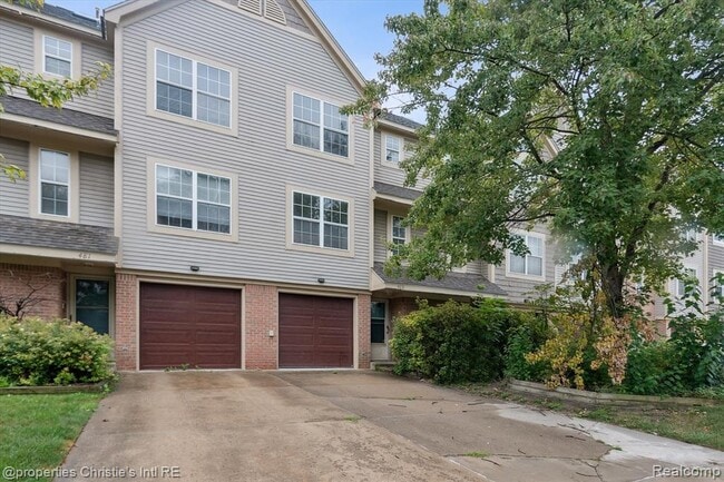 Building Photo - 483 W Lincoln Ave