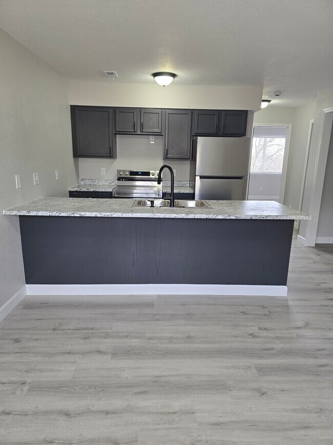 Foto del edificio - 2 Bedroom , 1 Bathroom Apartment!