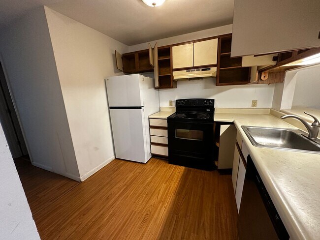 Building Photo - 1209 University Terrace