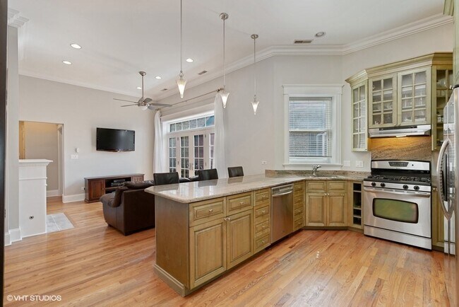 Foto del edificio - 537 W Belmont Ave