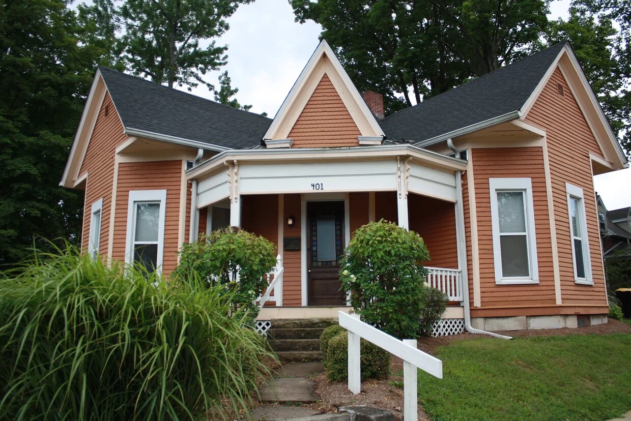 Primary Photo - 401 S Dunn St