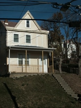Building Photo - 221 Alries St