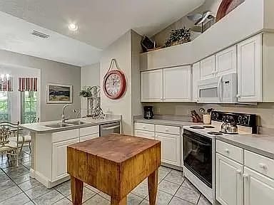 Foto del edificio - 1849 Ocean Village Dr