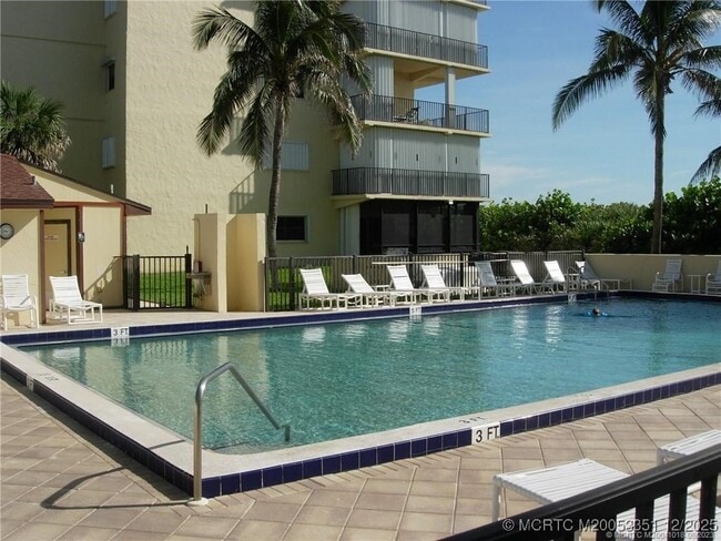 Building Photo - 7410 S Ocean Dr