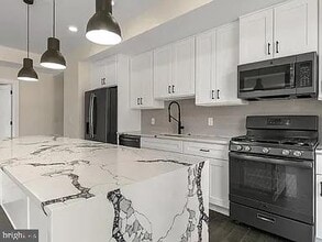 Building Photo - 1868 Frankford Ave