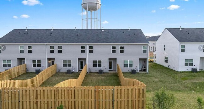 Building Photo - 733 Grovebury Ct