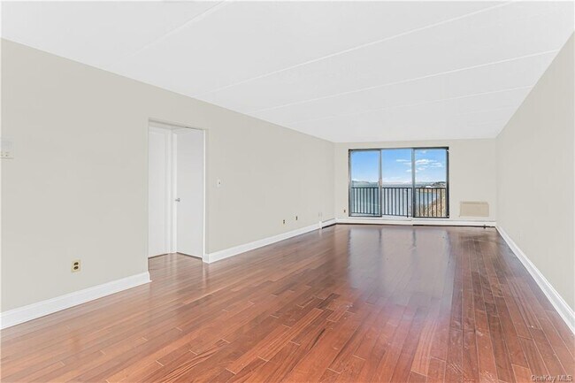 Foto del edificio - 1155 Warburton Ave