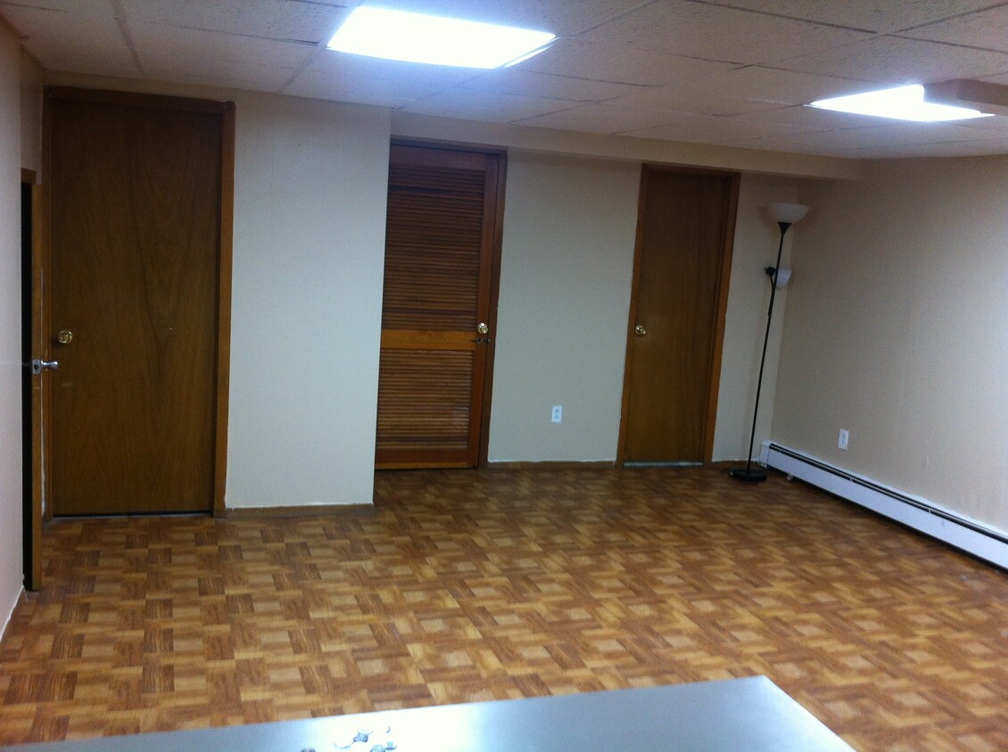 Building Photo - 290 Kirkman Ave