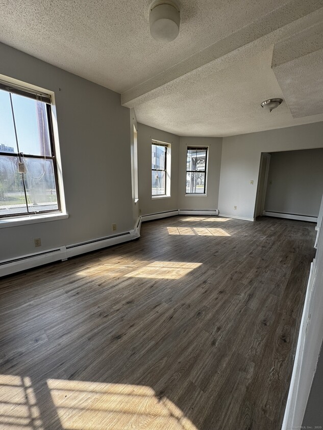Primary Photo - 54 Maple Ave