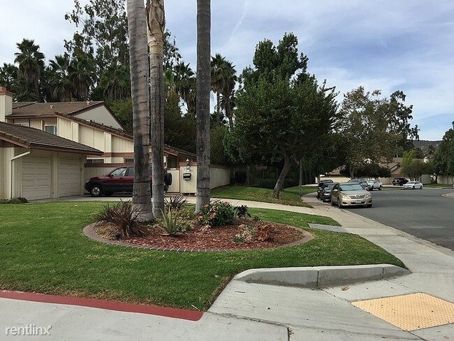 Building Photo - 2 br, 1.5 bath Townhome - 17437 Caminito Baya
