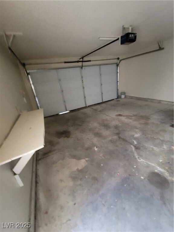Foto del edificio - 5709 Goldmount Ave