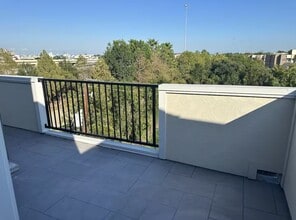 Building Photo - 2007 Briley St