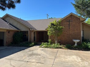 Building Photo - 6104 W Woodbrook Rd