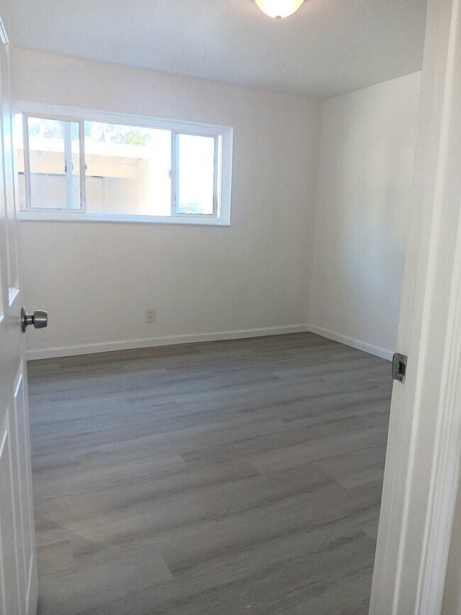 Building Photo - 1106 Edsel Dr
