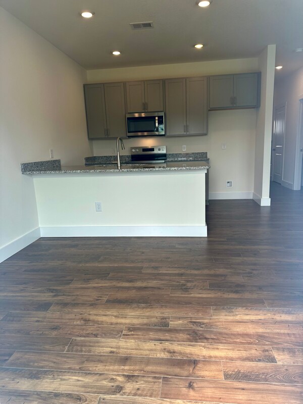 Foto del edificio - 3538 Bisham Wood Ln