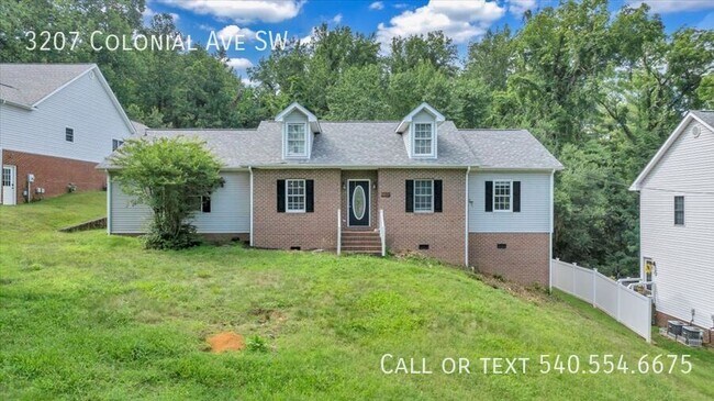 Foto del edificio - 3207 Colonial Ave SW