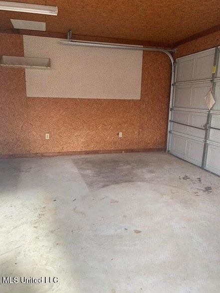 Building Photo - 1598 Main St