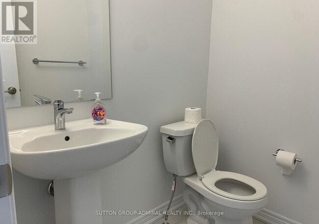 Building Photo - 2023 Cameron Lott Cres