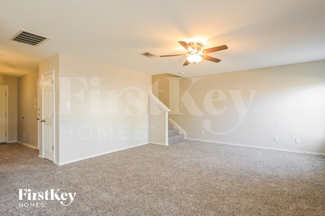 Building Photo - 1811 Buescher Path