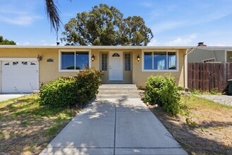 Building Photo - 222 Indio Dr