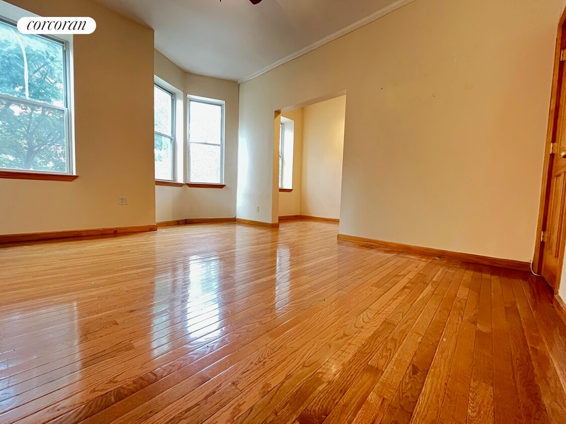 Foto principal - 545 Throop Ave