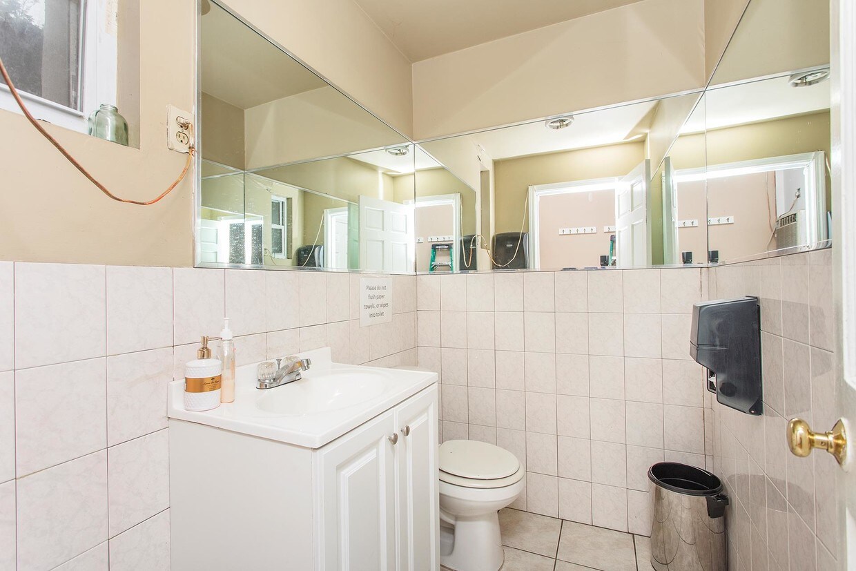 1609 Cortelyou Rd Unit COMMERCIAL, Brooklyn, NY 11226 Condo for Rent