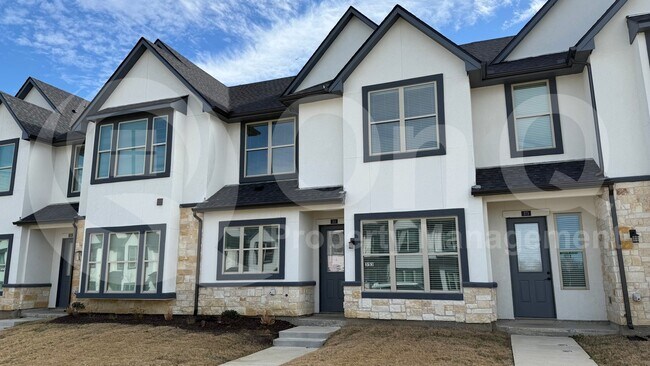 Building Photo - 353 Buck Ridge Dr