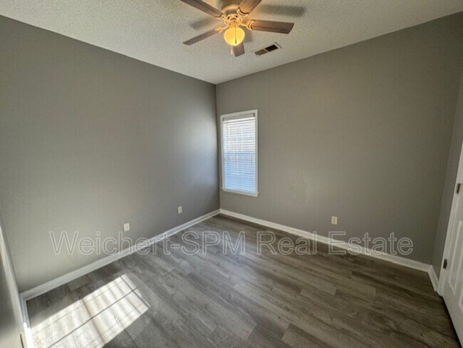 Foto del edificio - 4894 Indian Walk Ln