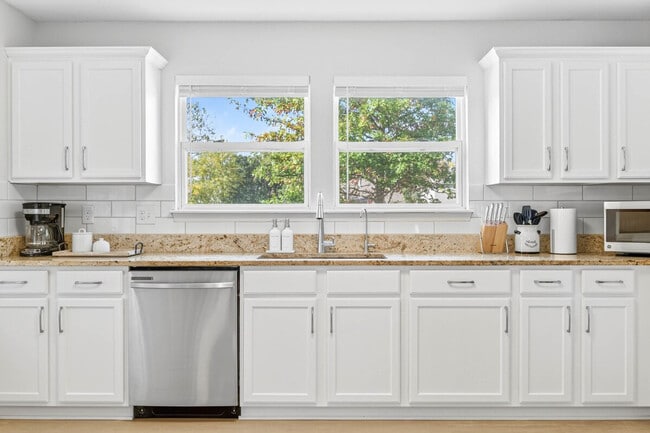 Foto del edificio - 12114 Brushfield Ln