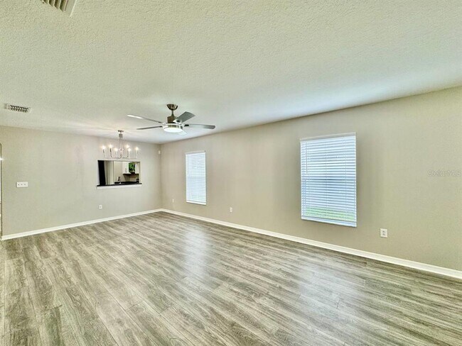 Foto del edificio - 12534 Chenwood Ave
