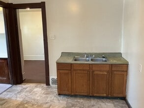 Building Photo - 2513-2515-2515 N Holton St