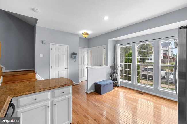 Cocina/Entrada - 2478 Wheat Meadow Cir