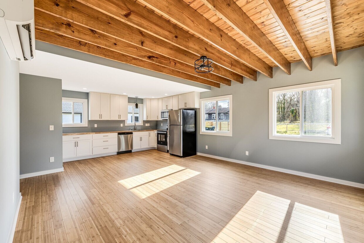 Foto principal - Newly Built Two-Story Home in North Asheville