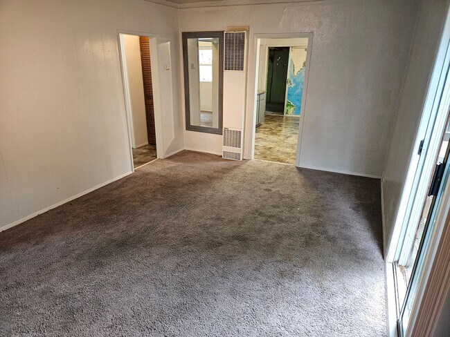 Foto del edificio - 2 bedroom with fully fenced yard in bremer...