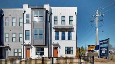 Building Photo - 3606 S Tryon St