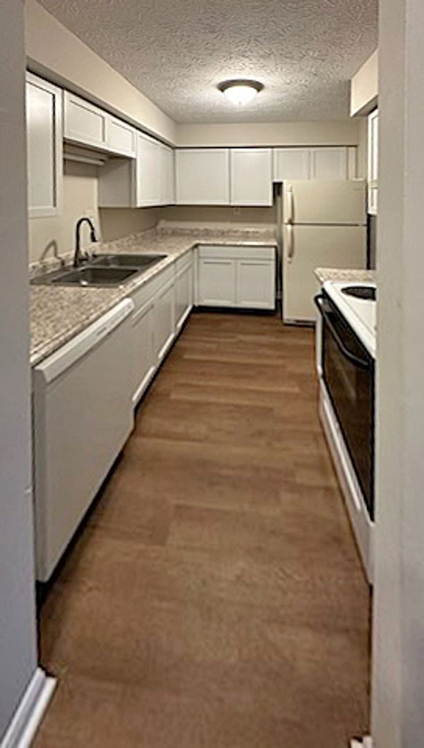 Foto del edificio - Lovely 2 BR Apt in Winchester! Vaulted Cei...