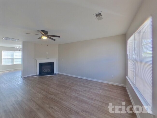 Foto del edificio - 747 Markham Cir