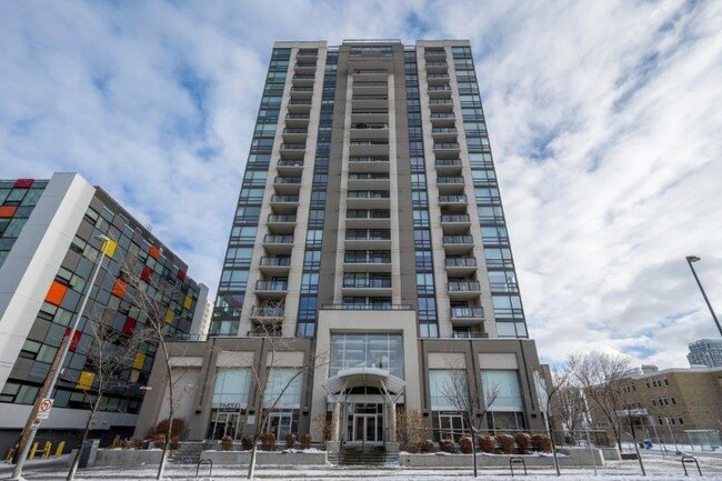 Building Photo - 1110-1110 11 St SW