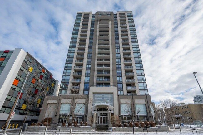 Photo du bâtiment - 1110-1110 11 St SW