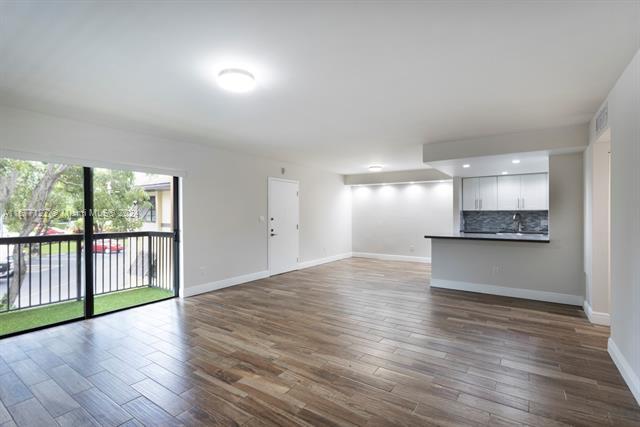 Foto del edificio - 7915 SW 86th St