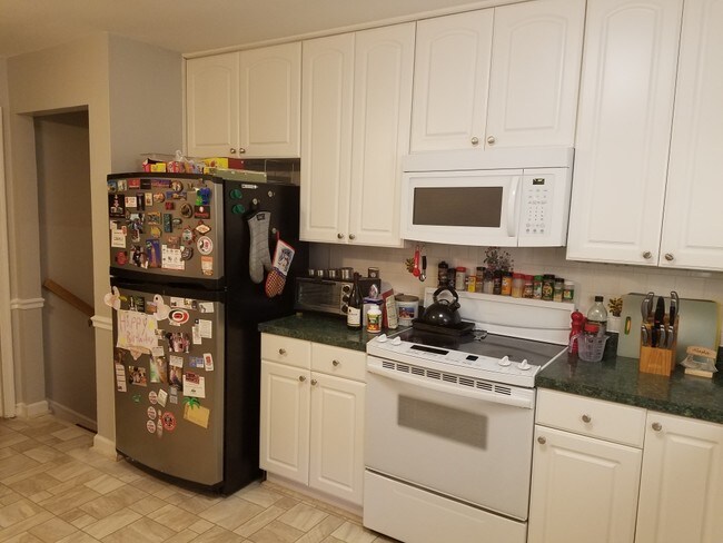 Foto del edificio - 4001 Pickwick Dr