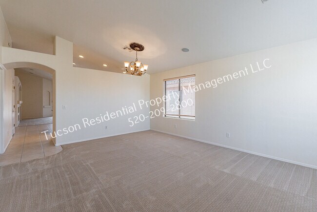 Building Photo - 11344 N Gray Boulder Ct