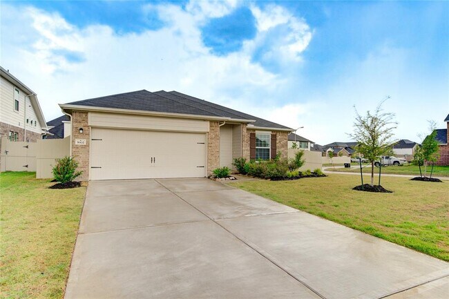 Foto del edificio - 5902 Summer Green Dr