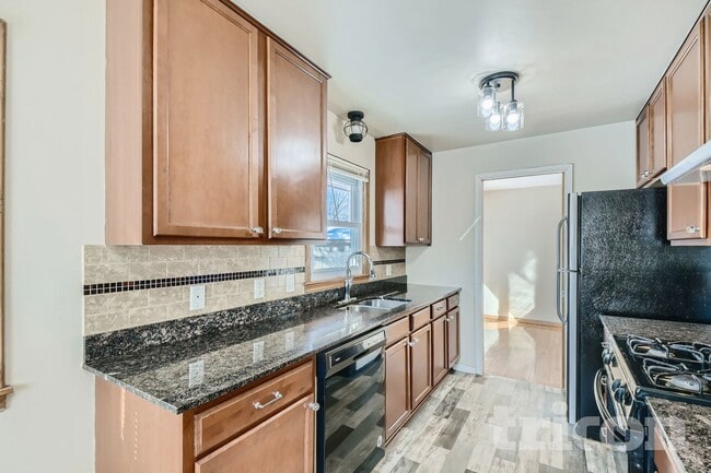 Building Photo - 3701 Woodbine Ln